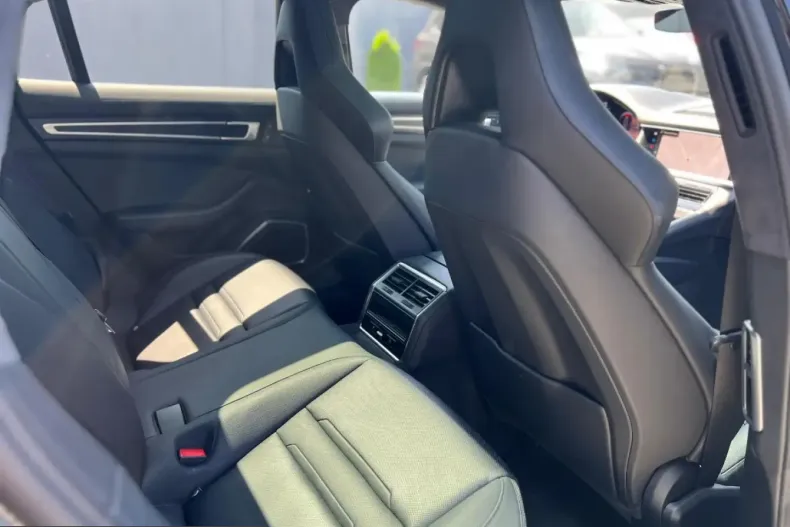 Porsche Panamera din 2022 cu 63.570 km - oferta POR248520 - foto 32