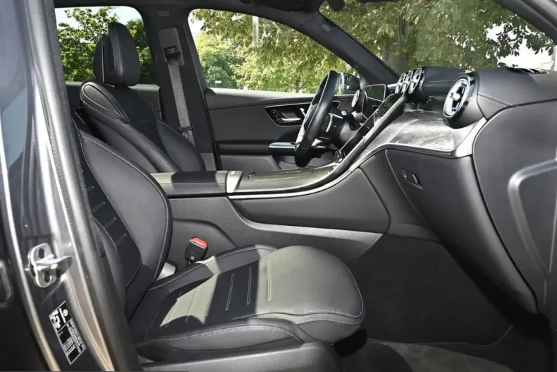 Mercedes-Benz GLC 300 (Clasa GLC) din 2023 cu 31.998 km - oferta MER248524 - foto 2