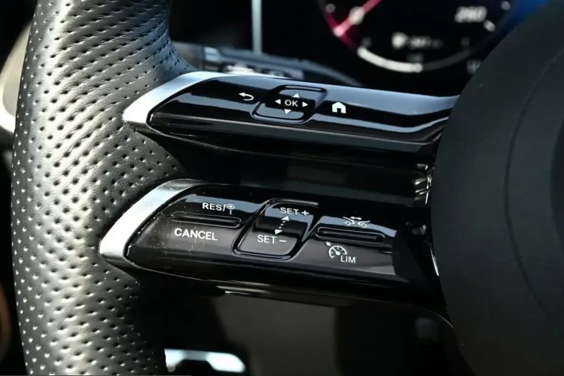 Mercedes-Benz GLC 300 (Clasa GLC) din 2023 cu 31.998 km - oferta MER248524 - foto 14