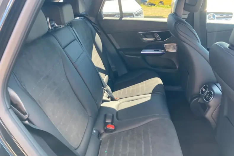 Mercedes-Benz GLC 300 (Clasa GLC) din 2025 cu 39.900 km - oferta MER248527 - foto 6