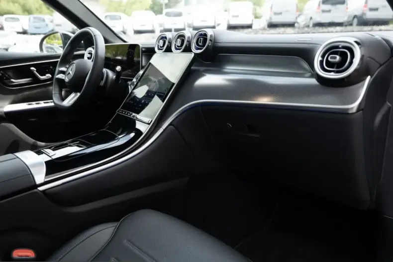 Mercedes-Benz GLC 300 (Clasa GLC) din 2025 cu 43.172 km - oferta MER248529 - foto 2