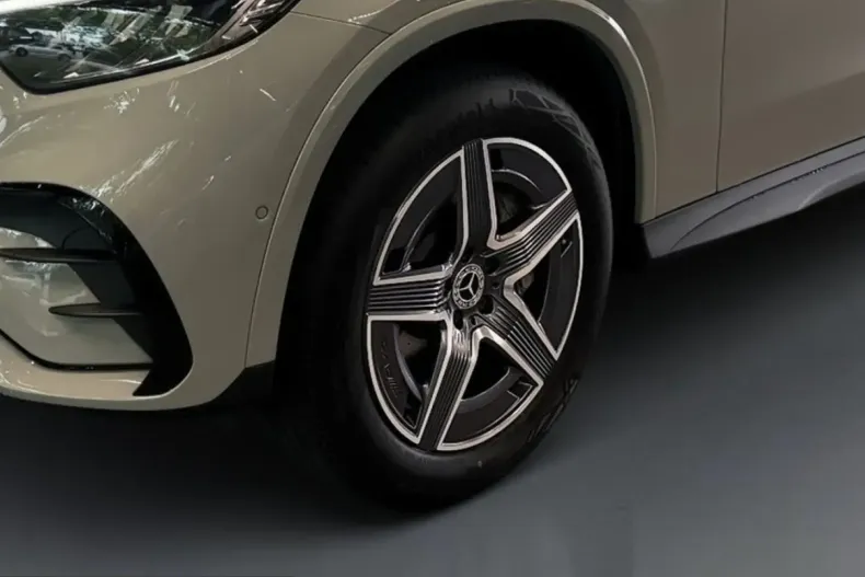 Mercedes-Benz GLC 300 (Clasa GLC) din 2025 cu 10.383 km - oferta MER248530 - foto 3