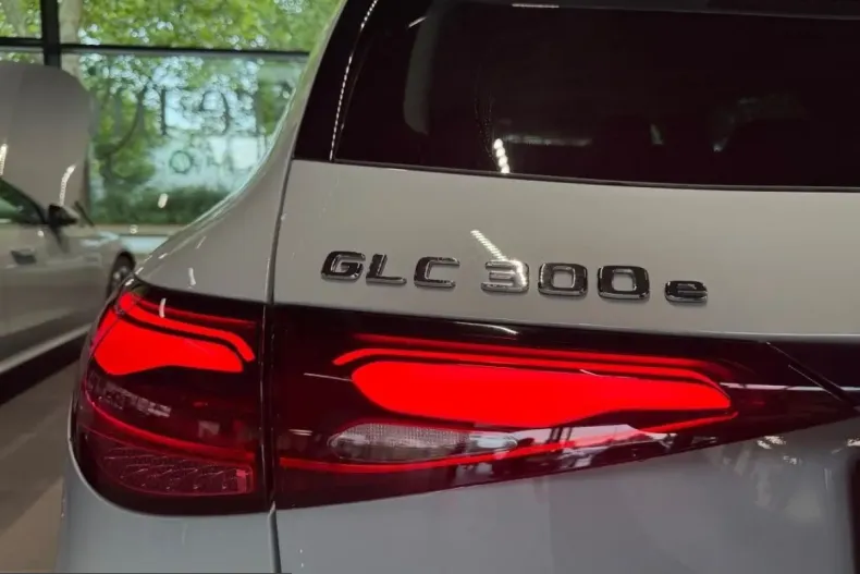 Mercedes-Benz GLC 300 (Clasa GLC) din 2025 cu 10.383 km - oferta MER248530 - foto 10