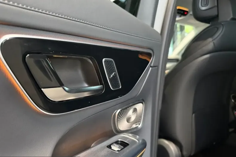 Mercedes-Benz GLC 300 (Clasa GLC) din 2025 cu 10.383 km - oferta MER248530 - foto 28