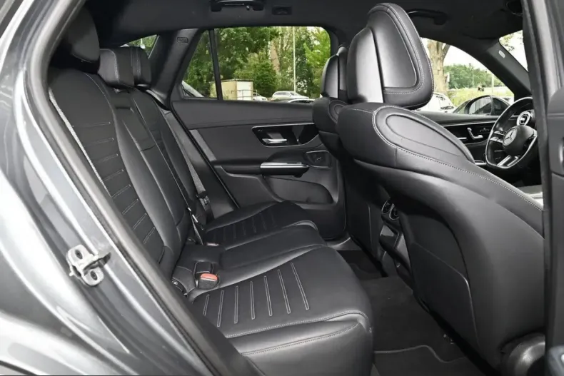 Mercedes-Benz GLC 300 (Clasa GLC) din 2023 cu 31.700 km - oferta MER248531 - foto 4