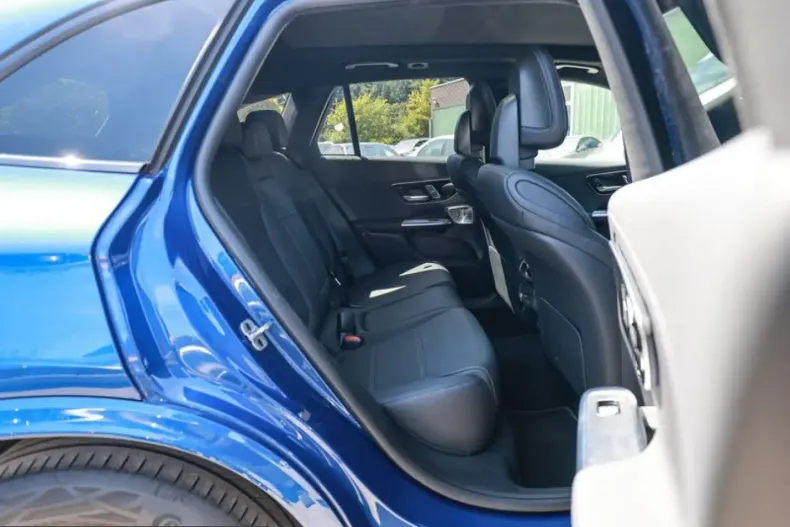 Mercedes-Benz GLC 300 (Clasa GLC) din 2025 cu 32.530 km - oferta MER248532 - foto 4