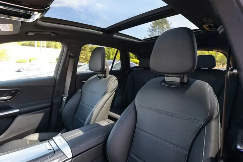 Mercedes-Benz GLC 300 (Clasa GLC) din 2025 cu 32.530 km - oferta MER248532 - foto 22