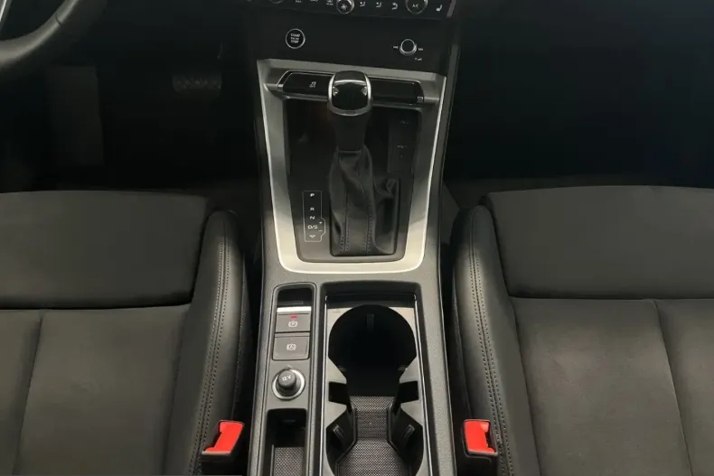 Audi Q3 din 2025 cu 8.990 km - oferta AUD248541 - foto 13
