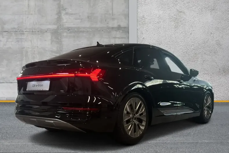 Audi Q8 e-tron din 2024 cu 49.900 km - oferta AUD248544 - foto 3
