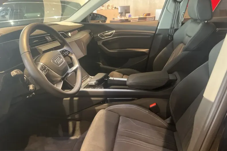 Audi Q8 e-tron din 2024 cu 49.900 km - oferta AUD248544 - foto 10