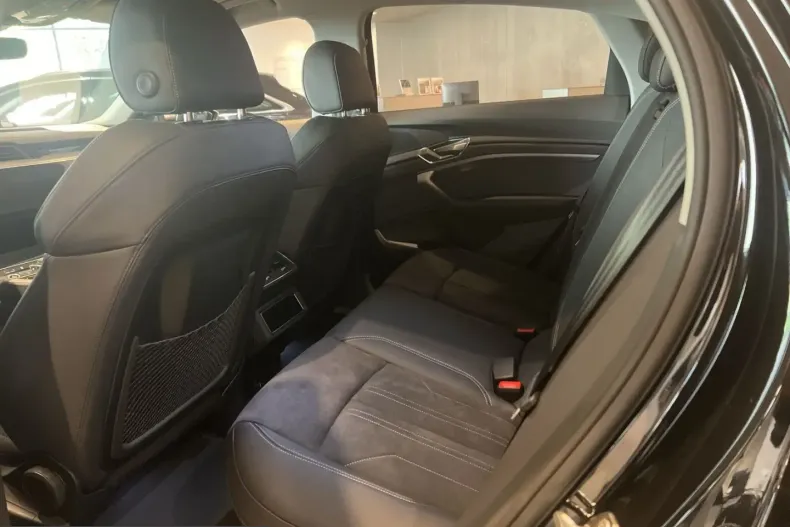 Audi Q8 e-tron din 2024 cu 49.900 km - oferta AUD248544 - foto 12