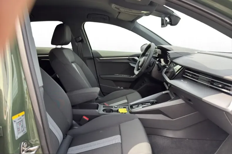Audi A3 din 2025 cu 9.200 km - oferta AUD248551 - foto 4
