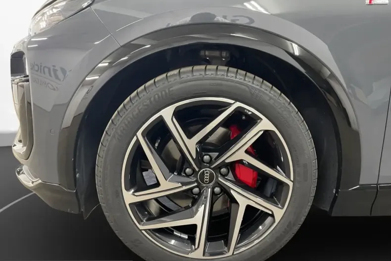 Audi Q6 e-tron din 2025 cu 7.620 km - oferta AUD248553 - foto 11