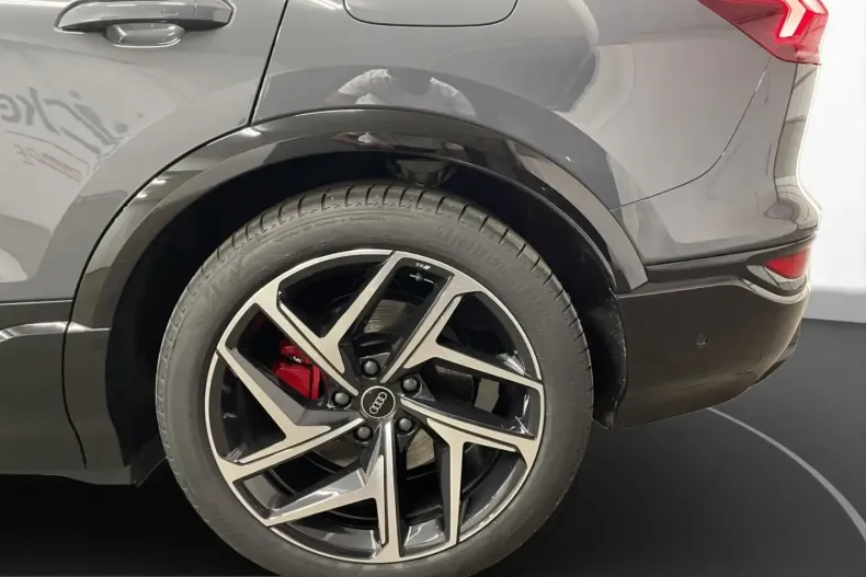 Audi Q6 e-tron din 2025 cu 7.620 km - oferta AUD248553 - foto 12