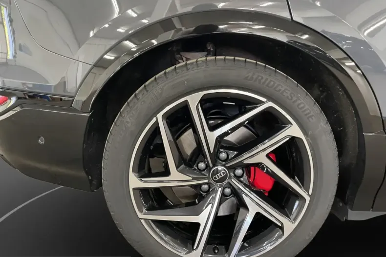 Audi Q6 e-tron din 2025 cu 7.620 km - oferta AUD248553 - foto 14
