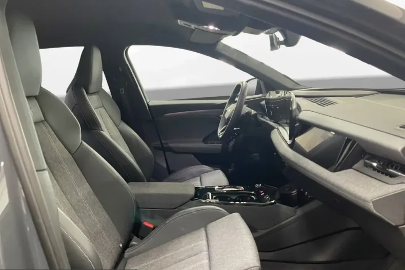 Audi Q6 e-tron din 2025 cu 7.620 km - oferta AUD248553 - foto 16