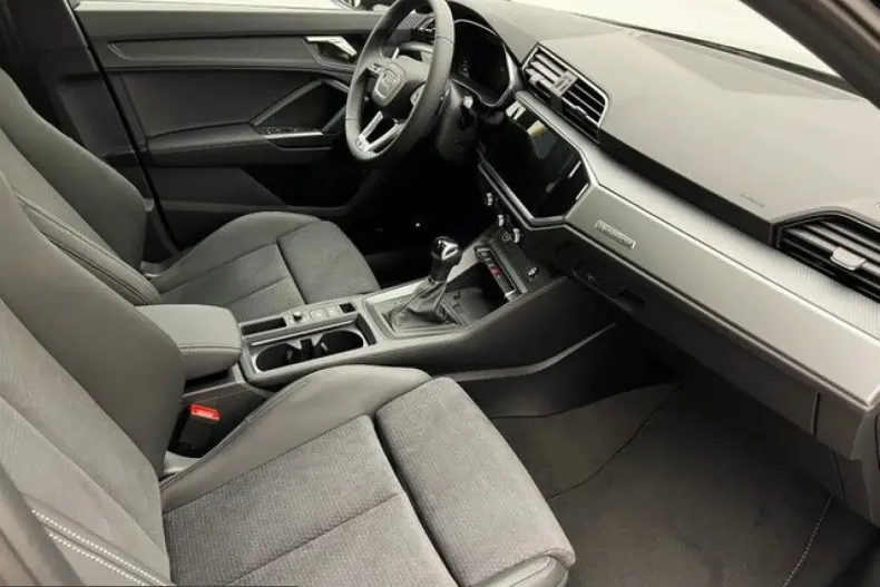 Audi Q3 din 2023 cu 12.800 km - oferta AUD248558 - foto 3