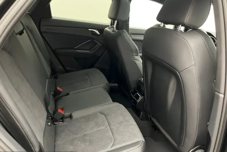 Audi Q3 din 2023 cu 12.800 km - oferta AUD248558 - foto 13