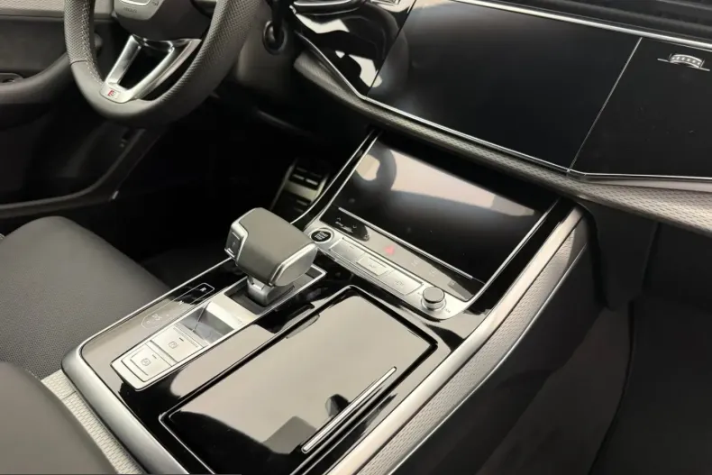 Audi Q8 din 2025 cu 7.000 km - oferta AUD248562 - foto 7