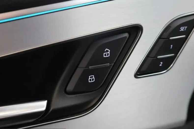 Audi Q8 din 2025 cu 27.834 km - oferta AUD248565 - foto 40