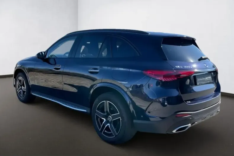 Mercedes-Benz GLC 300 (Clasa GLC) din 2023 cu 52.659 km - oferta MER248577 - foto 3