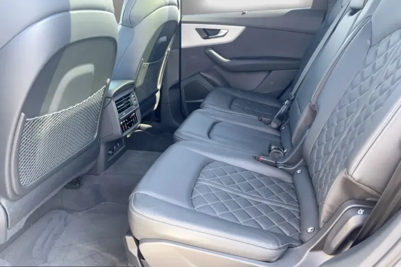 Audi SQ7 din 2025 cu 23.525 km - oferta AUD248578 - foto 12