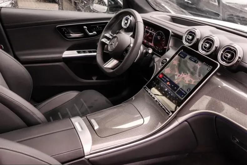 Mercedes-Benz GLC 300 (Clasa GLC) din 2025 cu 22.500 km - oferta MER248580 - foto 3