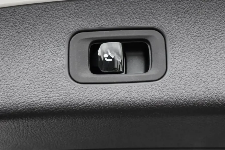 Mercedes-Benz GLC 300 (Clasa GLC) din 2025 cu 22.500 km - oferta MER248580 - foto 19
