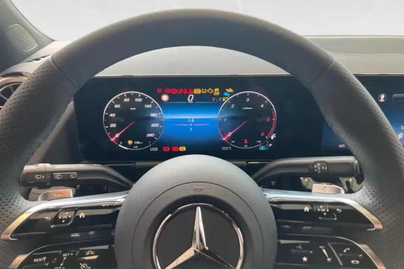 Mercedes-Benz GLA 220 (Clasa GLA) din 2025 cu 13.646 km - oferta MER248585 - foto 12