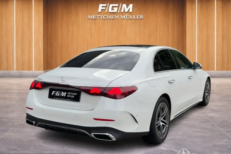 Mercedes-Benz E 220 (Clasa E) din 2025 cu 10.206 km - oferta MER248589 - foto 3