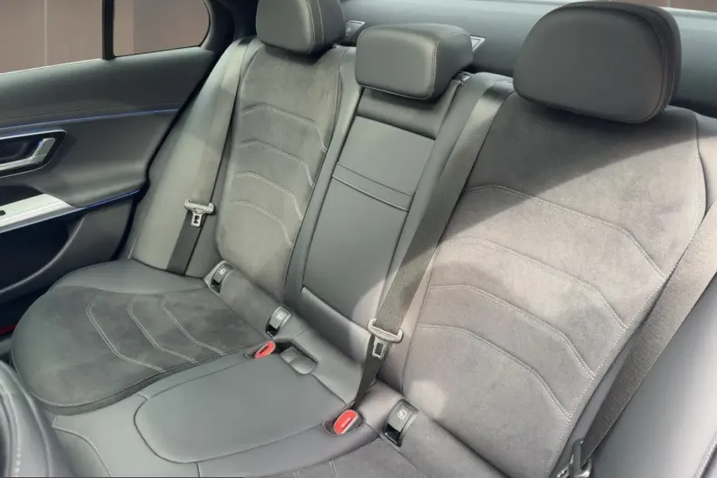 Mercedes-Benz E 220 (Clasa E) din 2025 cu 10.206 km - oferta MER248589 - foto 15