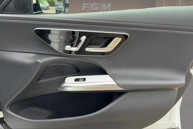 Mercedes-Benz E 220 (Clasa E) din 2025 cu 10.206 km - oferta MER248589 - foto 19