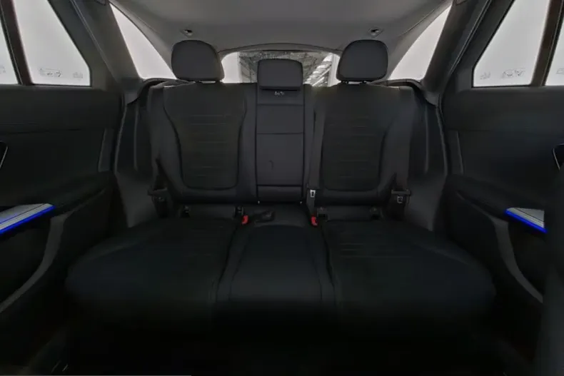 Mercedes-Benz GLC 200 (Clasa GLC) din 2025 cu 19.905 km - oferta MER248591 - foto 9