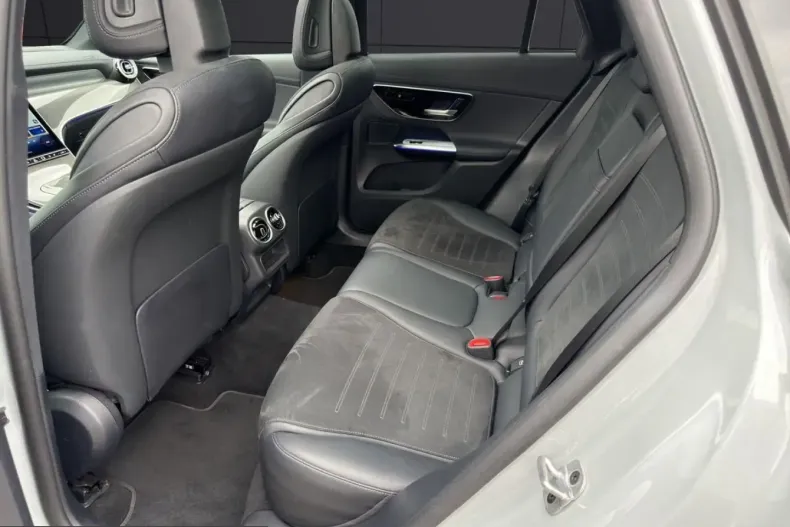 Mercedes-Benz GLC 200 (Clasa GLC) din 2025 cu 12.800 km - oferta MER248592 - foto 13