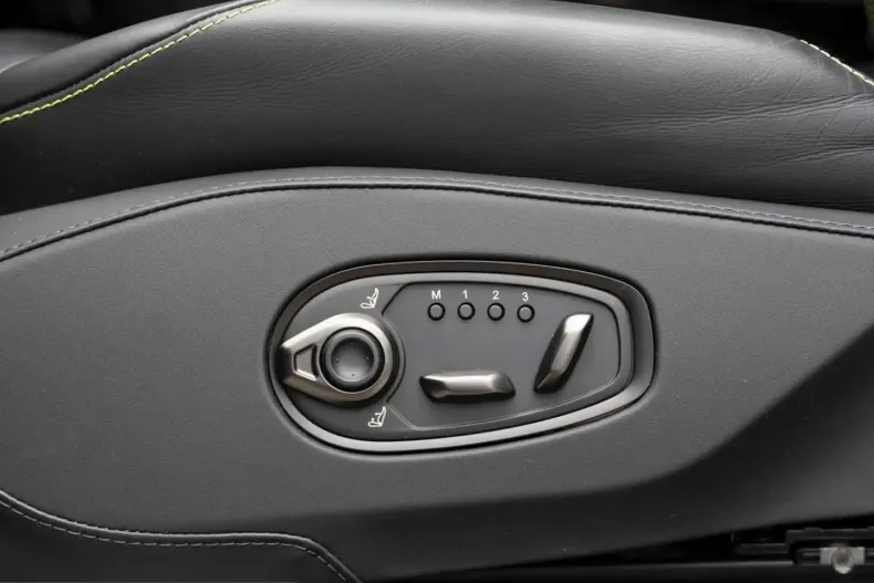 Aston Martin DBX din 2025 cu 10.890 km - oferta AST248602 - foto 24