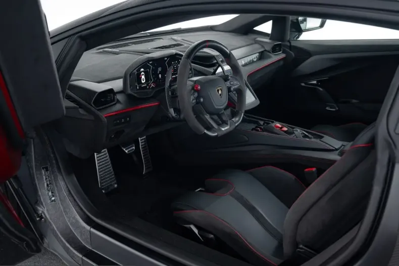 Lamborghini Revuelto din 2025 cu 2.000 km - oferta LAM248604 - foto 8