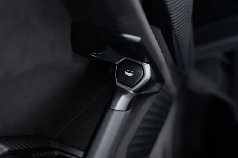 Lamborghini Revuelto din 2025 cu 2.000 km - oferta LAM248604 - foto 30
