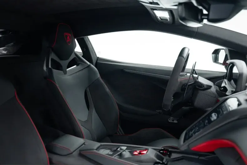 Lamborghini Revuelto din 2025 cu 2.000 km - oferta LAM248604 - foto 49
