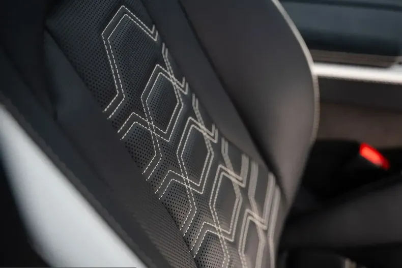 Lamborghini Urus din 2025 cu 27.250 km - oferta LAM248605 - foto 31