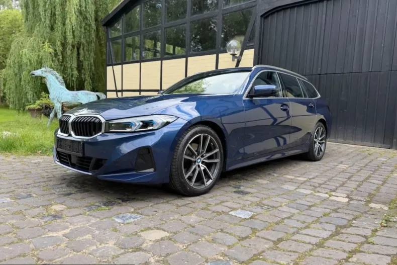BMW 320 (Seria 3) din 2023 cu 71.895 km - oferta BMW248611 - foto 1