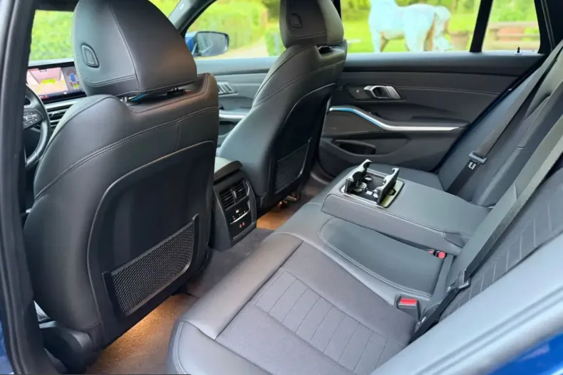 BMW 320 (Seria 3) din 2023 cu 71.895 km - oferta BMW248611 - foto 17
