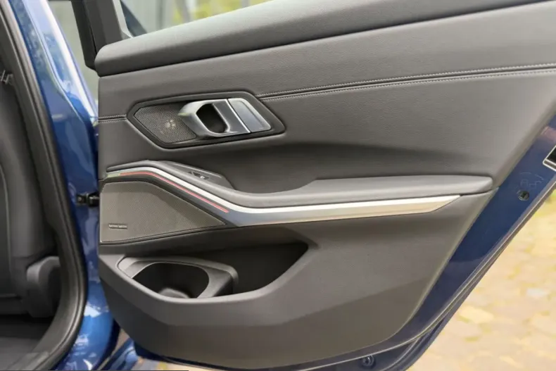 BMW 320 (Seria 3) din 2023 cu 71.895 km - oferta BMW248611 - foto 41