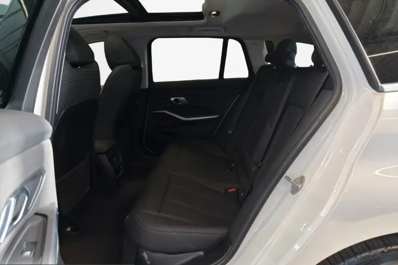 BMW 320 (Seria 3) din 2023 cu 84.700 km - oferta BMW248612 - foto 12