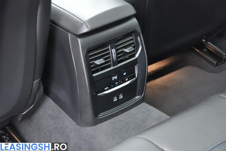 BMW 320 (Seria 3) din 2024 cu 29.400 km - oferta BMW248613 - foto 38