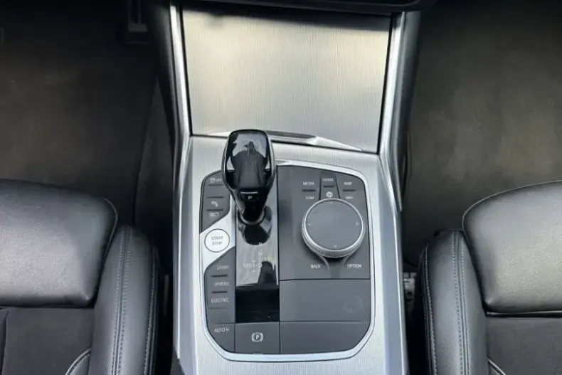 BMW 330 (Seria 3) din 2021 cu 84.750 km - oferta BMW248616 - foto 12