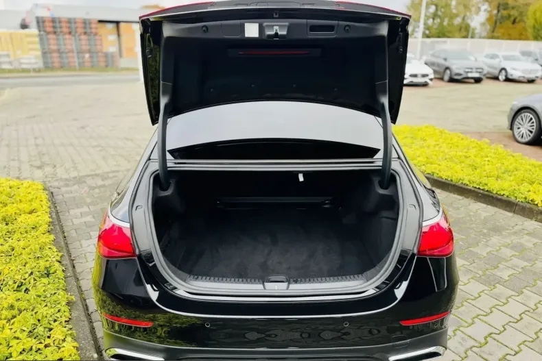 Mercedes-Benz E 200 (Clasa E) din 2024 cu 24.550 km - oferta MER248618 - foto 7