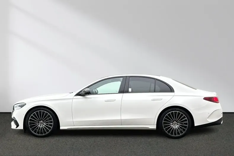 Mercedes-Benz E 220 (Clasa E) din 2025 cu 24.289 km - oferta MER248624 - foto 3