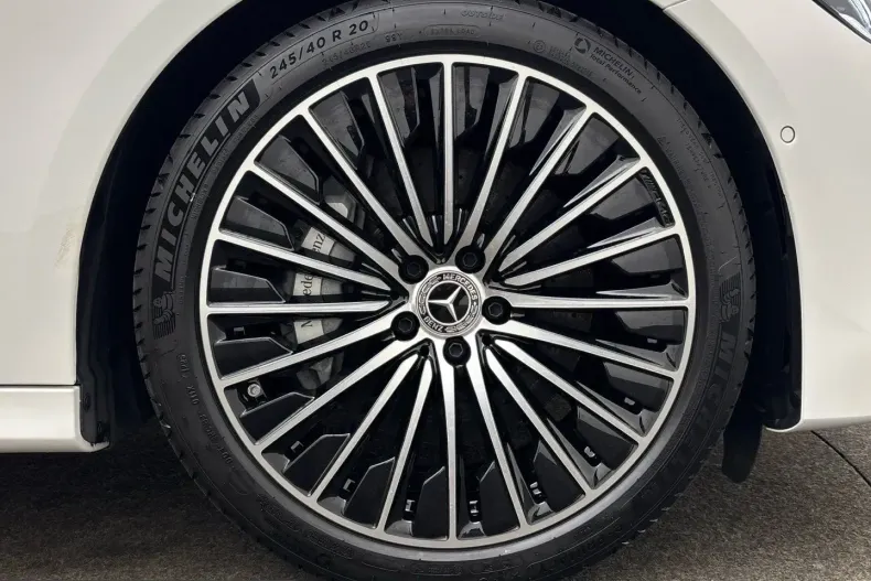 Mercedes-Benz E 220 (Clasa E) din 2025 cu 24.289 km - oferta MER248624 - foto 8