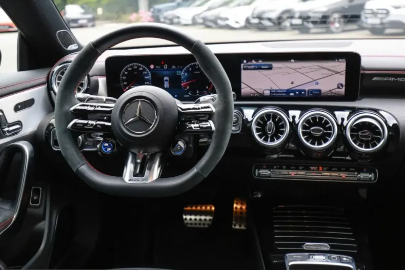 Mercedes-Benz CLA 45 AMG Shooting Brake din 2025 cu 3.740 km - oferta MER248627 - foto 11