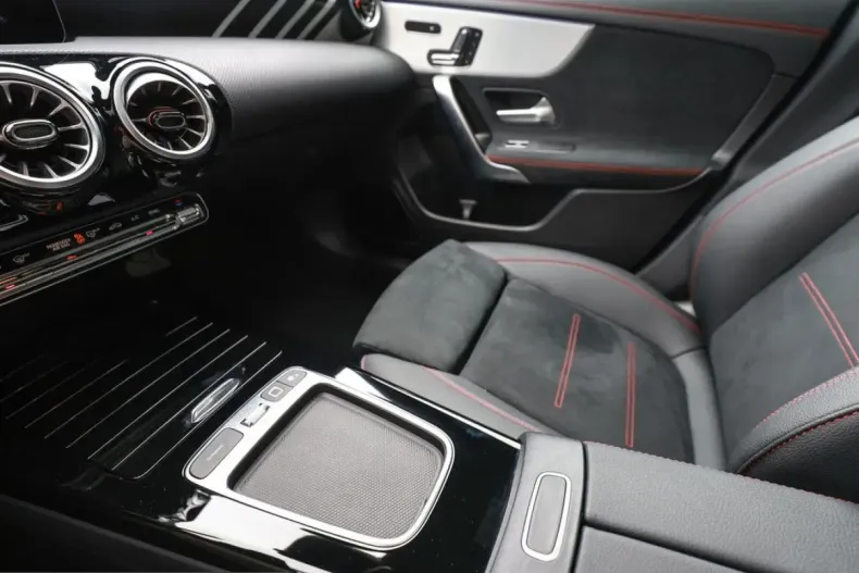 Mercedes-Benz CLA 45 AMG Shooting Brake din 2025 cu 3.740 km - oferta MER248627 - foto 19